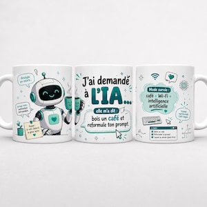 Może przedstawiać: Trzy białe ceramiczne kubki z zabawnymi wzorami o tematyce AI. Jeden kubek przedstawia robota trzymającego filiżanki do kawy, drugi ma napis "J'ai demandé à l'IA", a trzeci ma klawiaturę i słowa "Mode survie".