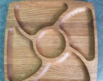 Plato de servicio seccional de MADERA, plato de servicio con divisores, plato de madera para refrigerios, plato de sección de roble natural, plato de madera hecho a mano