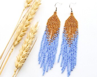 Wunderschöne blaue und goldene Rocaillesperlenohrringe, saisonaler Schmuck im Boho-Stil, trendiges handgefertigtes Damenaccessoire, wirklich tolles Schmuckgeschenk