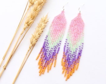 Pendientes largos y coloridos de cuentas de semillas joyería de estilo boho de temporada accesorio de mujer hecho a mano de moda regalo de joyería realmente increíble para ella