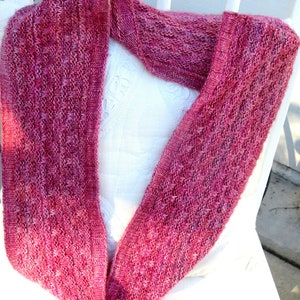 Hand Knit Cowl/ Valentine's Day or Birthday Gift/ 100% Merino Wool, Hand Dyed One of a Kind/ Delicious Raspberry-Pink Bild 8