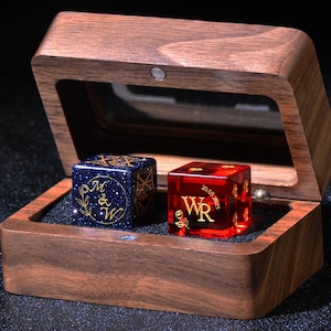 Custom Wedding Dice - D6, Engagement Gift, Personalized Dnd Gifts, Gamer Wedding Gift, Dungeons and Dragons, Crystal dice, Couple Gifts