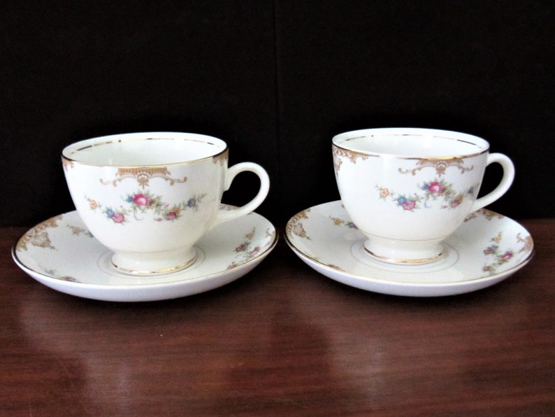 Homer Laughlin Eggshell Nautilus Aristocrat Set Of Four Tea Cups And Saucers