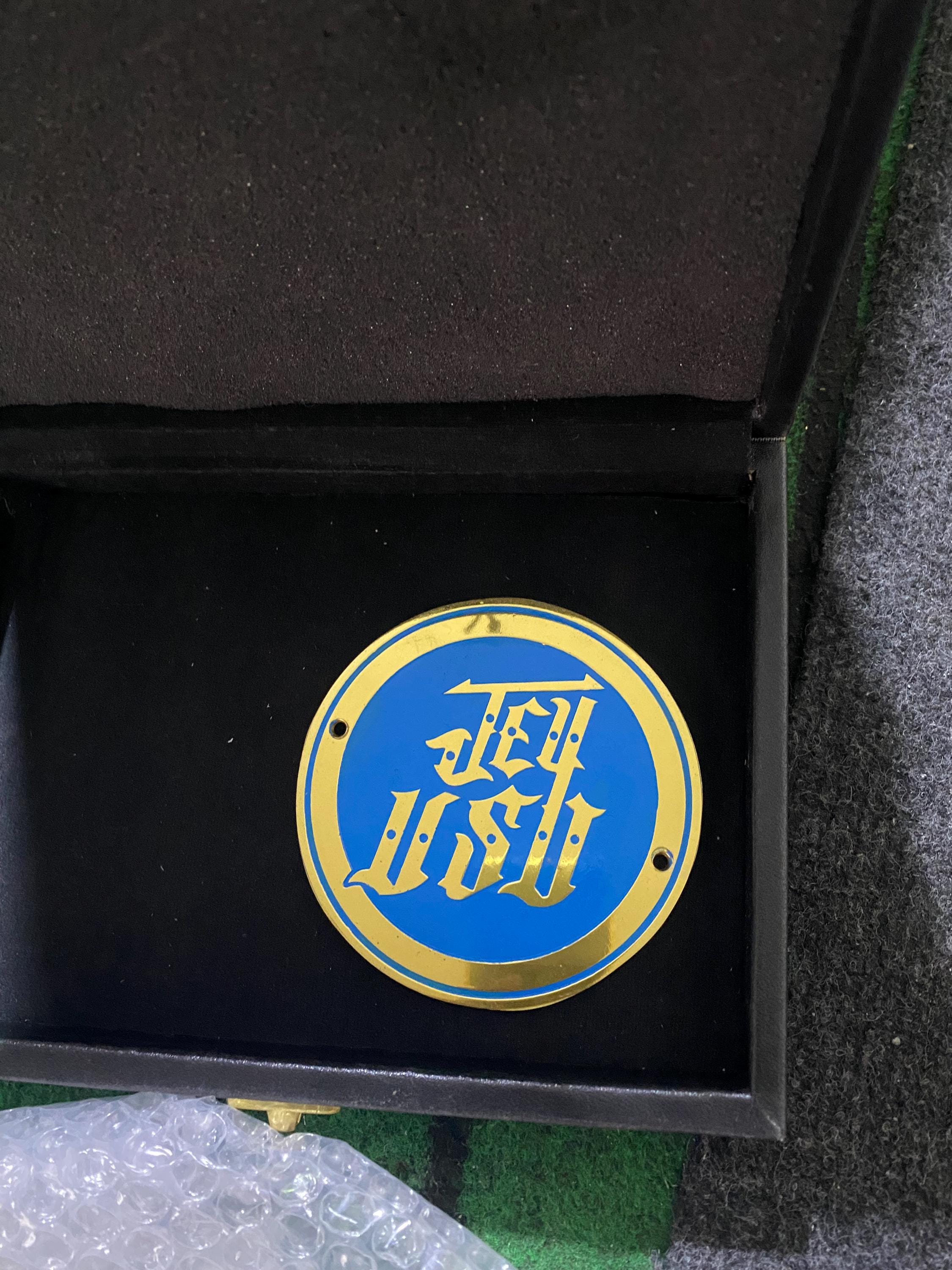 【生産終了品】nWo WWE世界ヘビー級王座レプリカサイドプレートBOX Amazon | 公式WWE認定 ユニセックスWWE世界ヘビー級チャンピオン