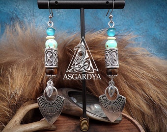 Viking oorbellen Skadi Collection - Lang en bungelend, natuurlijke parels - pijl, runen - blauw en zilver - damessieraden cadeau