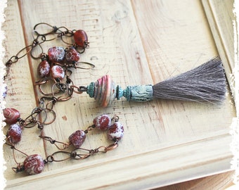 Handgemaakte Boho kwastje ketting geschenk voor vrouwen, unieke ambachtelijke ketting, verklaring ketting, Boho assemblage sieraden