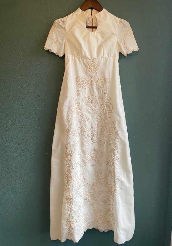 Vintage off white empire waist gown / 50's- 60's D