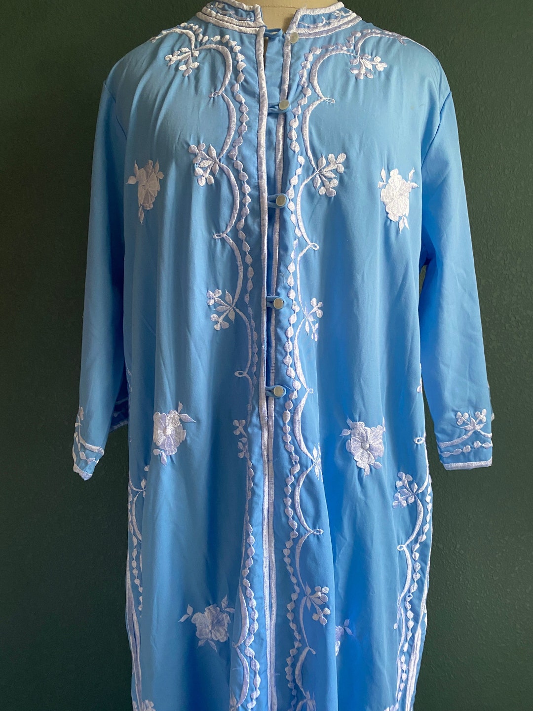 Vintage KAFTAN /leandra Crochet Embroideries / Blue and White / Mexican