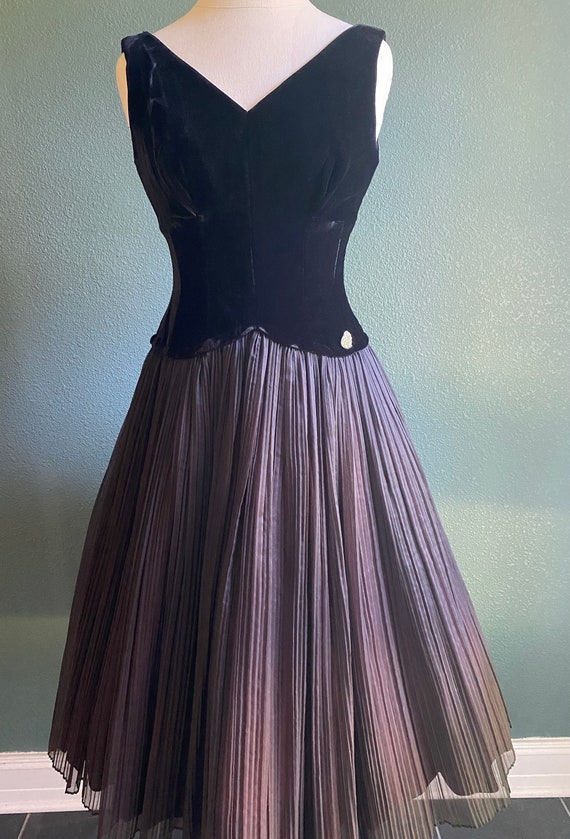Vintage 1950s 1960s Joan Barrie Gown / Formal Gow… - image 2