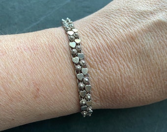 Vintage Heart Silver Bracelet with Hearts and Daisys