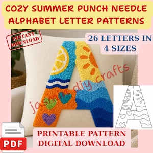 Op de afbeelding: Een kleurrijke punch needle letter "A" met zomerse ontwerpen, waaronder een citroen, zon en harten. De afbeelding bevat ook de tekst "COZY SUMMER PUNCH NEEDLE ALPHABET LETTER PATTERNS" en "PRINTABLE PATTERN DIGITAL DOWNLOAD".