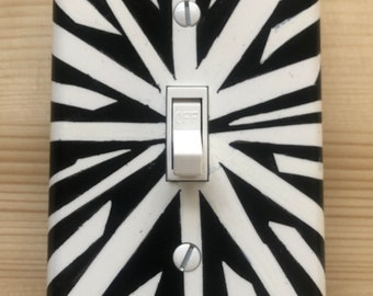 Cubierta de placa de interruptor de palanca simple con rayas blancas y negras punk