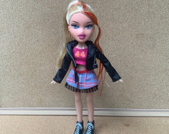 Vintage Cloe Bratz doll with orange braids