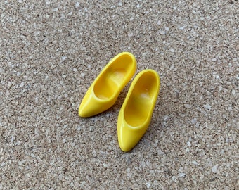 Vintage Barbie shoes Hong Kong, Yellow closed toe spike heel, skinny feet