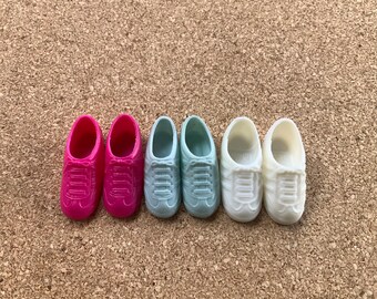 Lot of vintage Stacie size doll shoes sneakers, 3 pairs pink blue white flat feet