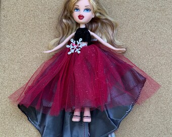 Vintage Cloe Bratz doll, Winter Wonderland skirt