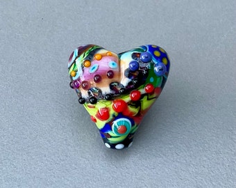 EC Graffiti Herz Lampwork handgemachte Fokalperle Regenbogenflecken SRA