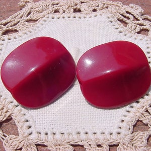 Carmine Red Merlot BOLD Deep Red Tapered Vintage Lucite Beads