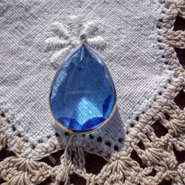 Light Sapphire Blue Silver Tone Vintage Lucite Bead Drop Pendant