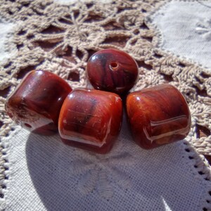 Sienna Umber Jet Espresso All the Fall Colors Marbled Exquisite Vintage Lucite Beads immagine 3