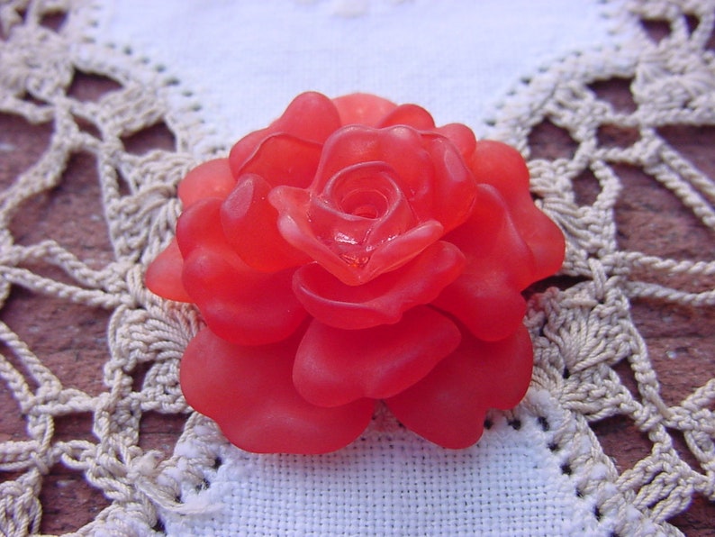 Flame Red Rose Detailed Vintage Lucite Bead Pendant