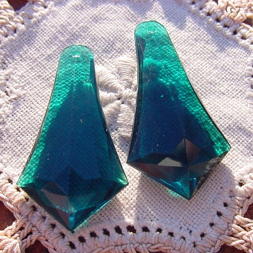 Emerald Teal Tapered Prism Drops Vintage Lucite Pendants Etsy