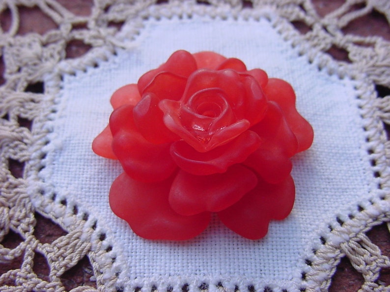 Flame Red Rose Detailed Vintage Lucite Bead Pendant