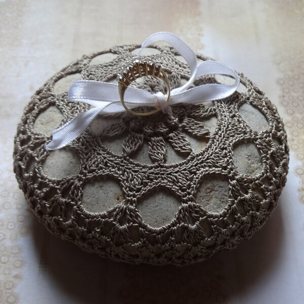 Wedding Stone, Crocheted Lace Stone, Handmade, Original, Ringbearer, Monicaj, Nature