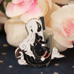 Pin de esmalte original de sashimi de la colección Luna Marina