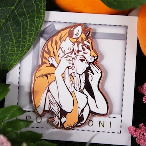 オリジナル | ハントレスのエナメルピン | 2023年11月 Patreon限定