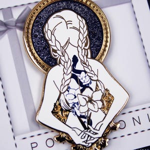Pin de esmalte original de Ofiuco, marzo de 2025, exclusivo de Patreon.