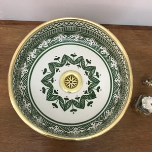 Lavabo marocain vert avec rebord en laiton élégant, décoration de salle de bain, éviers artisanaux image 8