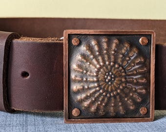 Hebilla de cinturón de cobre, "Anemone", cuadrado único: pieza única