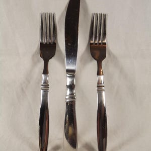 Reed Barton Brompton Heritage, Stainless Steel, 2 Dinner Forks, 1 Knife, Flatware Silverware