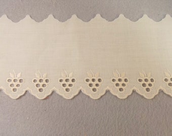 Adorno de encaje de ojales, uvas con hojas, 4 pulgadas de ancho, Off White, BTY Yardage, Borde de adorno, Algodón