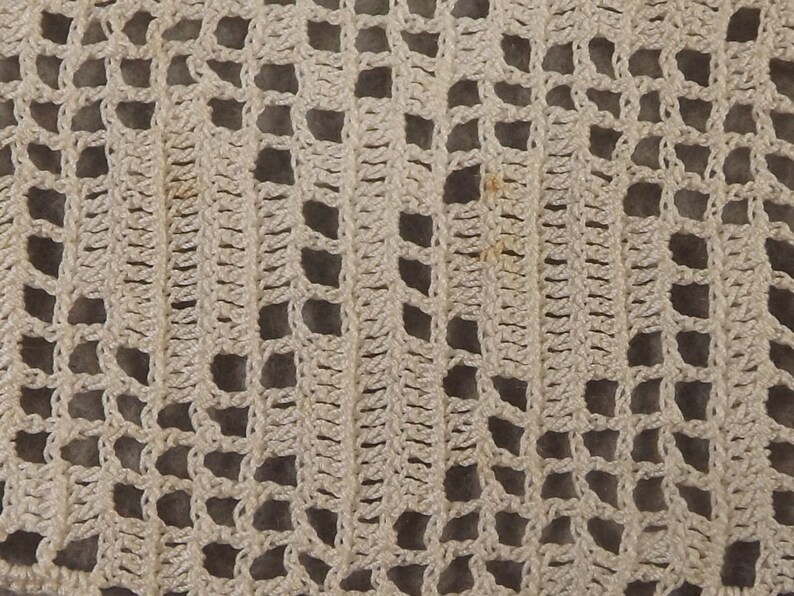 Crochet Lace Edging Scalloped Edge Off White 41 inches long x 3-38 inches wide