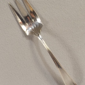 Oneida Cold Meat Fork, Georgian Pattern, ca 1912, Silver Plate Flatware, Serving Silverware, 8-1/2 inches long, No Monogram