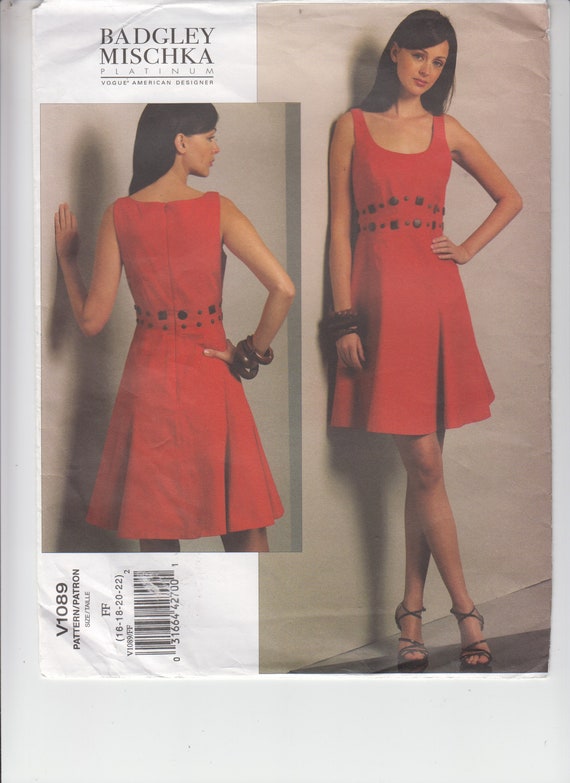 green emerald velvet dress Amazon.com: Vogue V1615A5 Women's Fitted Sleeveless Formal Dress Badgley  Mischka, Sizes 6-14 Sewing Pattern, White : Arts, Crafts & Sewing
