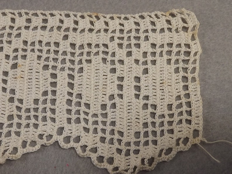Crochet Lace Edging Scalloped Edge Off White 41 inches long x 3-38 inches wide