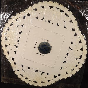 Deeko Papier Doilies, hergestellt in England 1950er Jahre, weiß, 4 Zählen, Catering Hochzeit Party Dekor Urlaub Menü Abdeckung Handwerk, 10,5 Zoll Durchmesser