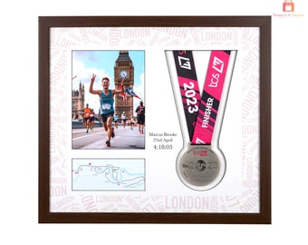 Cadre de présentation commémoratif de luxe pour le marathon de Londres 2021-2024 pour une médaille et une photo. Présentez vos réalisations et voyez les deux côtés de la médaille !