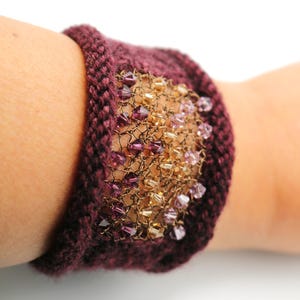 Window Cuff Knitting Pattern