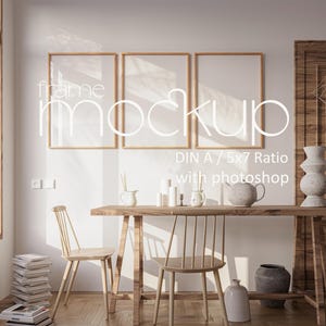 Set med 3 vertikala träramsmodeller, skandinaviskt vardagsrum (psd, png, jpeg, pdf)