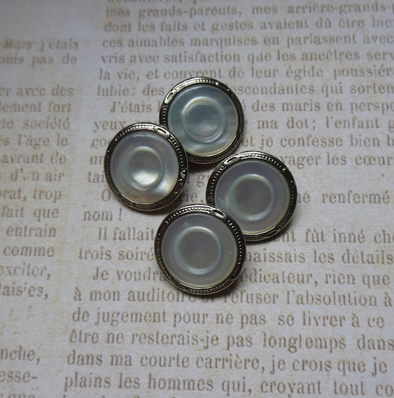 Antique Art Deco Mother of Pearl Double Button Cu… - image 1