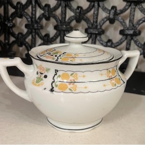 Vintage Sugar Bowl with Li, Handles, Flower Pot Design, Yellow, Backstamp Syracuse China, OP Co, Collectible Decor