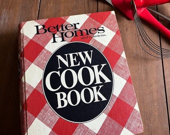 Vintage Better Homes and Gardens New Cookbook 9th Edition, 1st Printing, Circa 1981, Red Check Spiral Bound Nostalgic Comprehensive Cookbook
