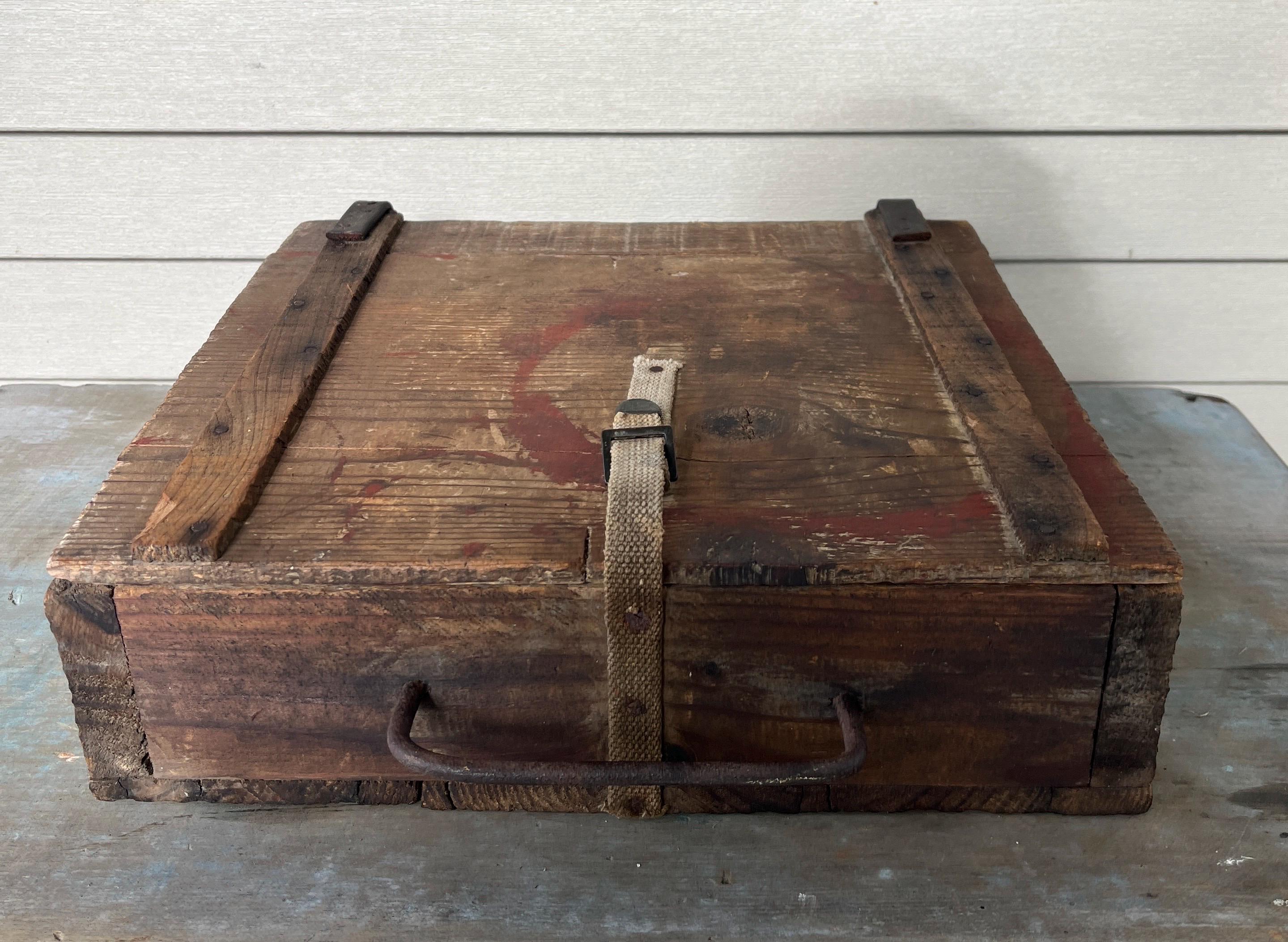 ヴィンテージ金属製　軍？ボックス s-l400.jpg