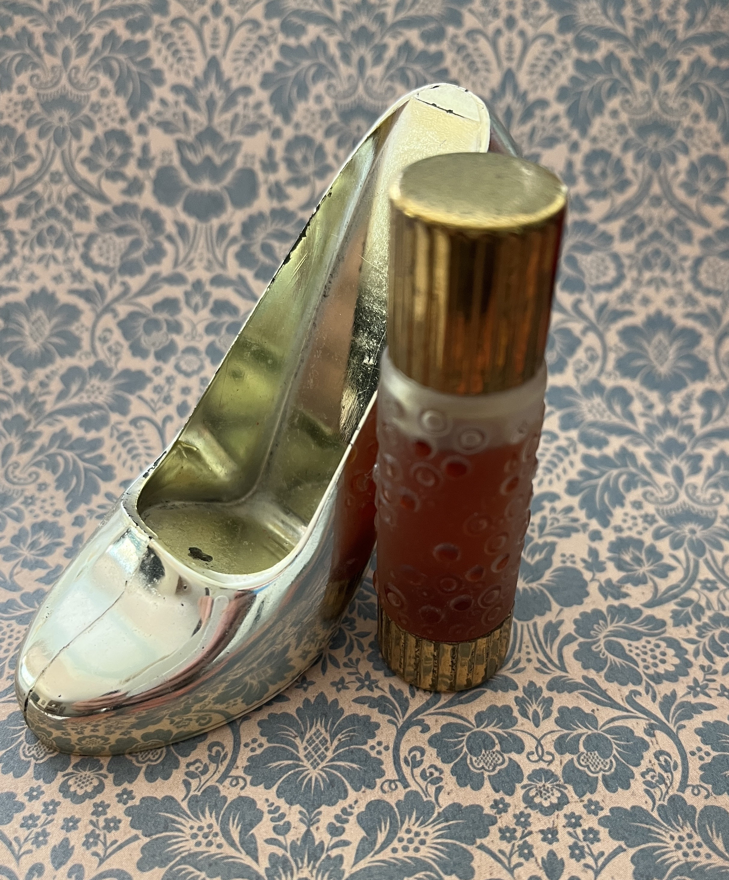 Vintage Coty L'Aimant NY Parfum, Mostly Full of Perfume in Frosted Glass With Bubble Design, Gold Top and Base in Gold Shoe Circa 1950s
