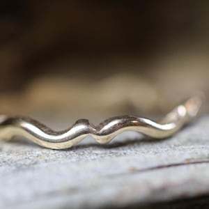 Wavy Stacking Ring * 14kt Gold Filled Wavy Ring Stacker * Scalloped Ring * Gold Stacking Ring* Any Size