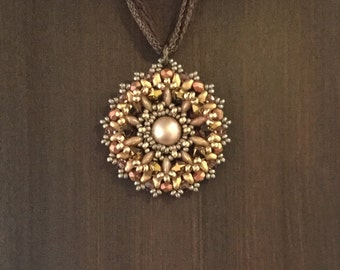 Beaded Chrysanthemum Pearl Pendant